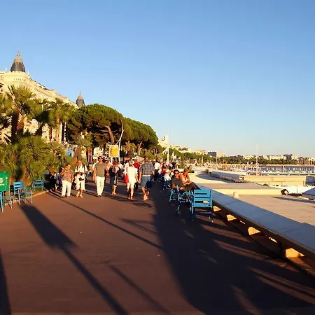 Lejlighed From Hollywood To Bollywood 2 Bedrooms 2 Bathrooms - 1 Min From Croisette&beach, 12 Min From The Palais *