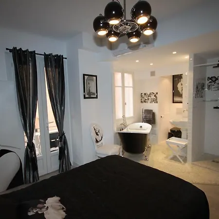 From Hollywood To Bollywood 2 Bedrooms 2 Bathrooms - 1 Min From Croisette&beach, 12 Min From The Palais * Cannes