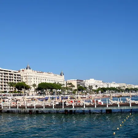 From Hollywood To Bollywood 2 Bedrooms 2 Bathrooms - 1 Min From Croisette&beach, 12 Min From The Palais * Cannes