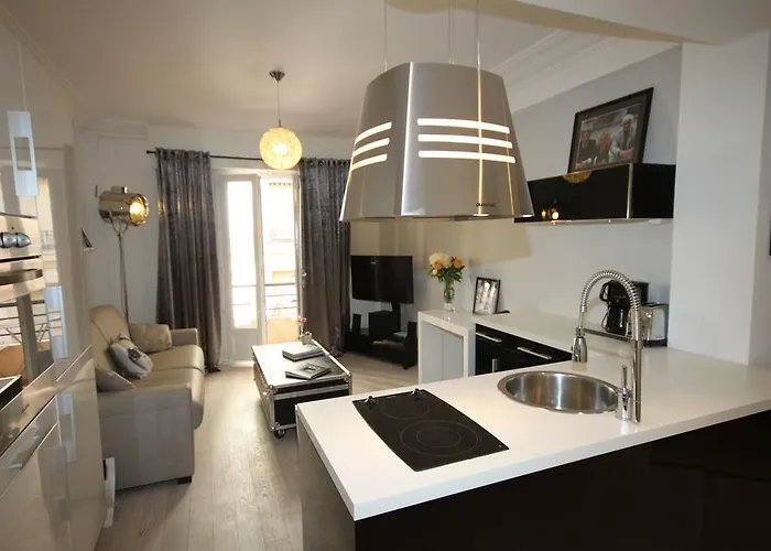 公寓 From Hollywood To Bollywood 2 Bedrooms 2 Bathrooms - 1 Min From Croisette&beach, 12 Min From The Palais