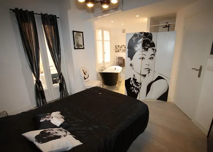 From Hollywood To Bollywood 2 Bedrooms 2 Bathrooms - 1 Min From Croisette&beach, 12 Min From The Palais * 戛纳