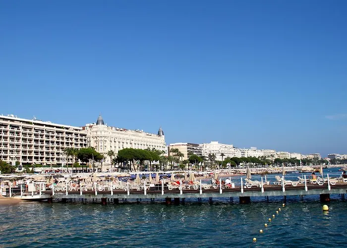 From Hollywood To Bollywood 2 Bedrooms 2 Bathrooms - 1 Min From Croisette&beach, 12 Min From The Palais * 戛纳